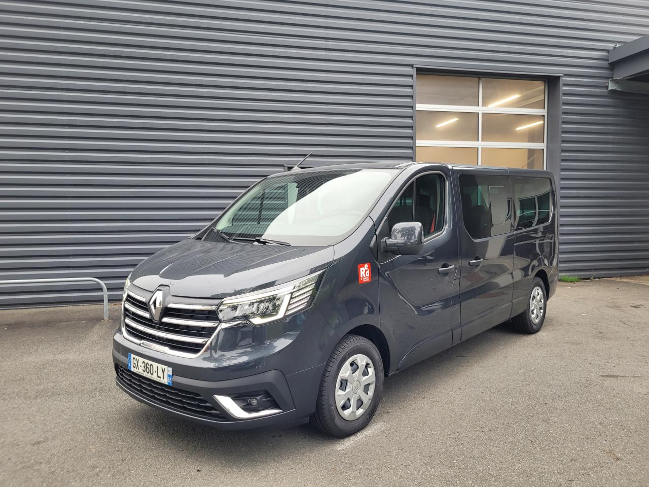 RENAULT-TRAFIC-Trafic Combi L2H1 BlueDCi 150 Red Edition 9pl BVA+ Carplay + 2Portes Lat + Camera